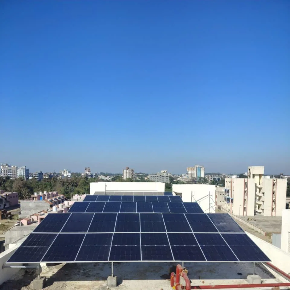 Completed rooftop solar installation on a home in Vyara, Gujarat